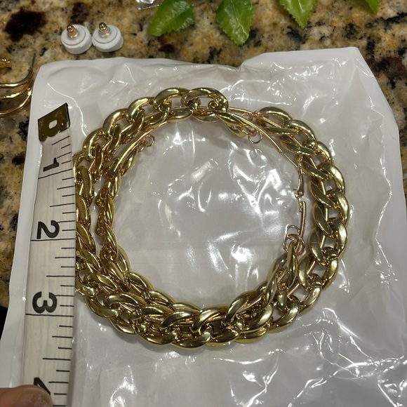 Fashion Nova Chain Link Hoops - Picture 8 of 9